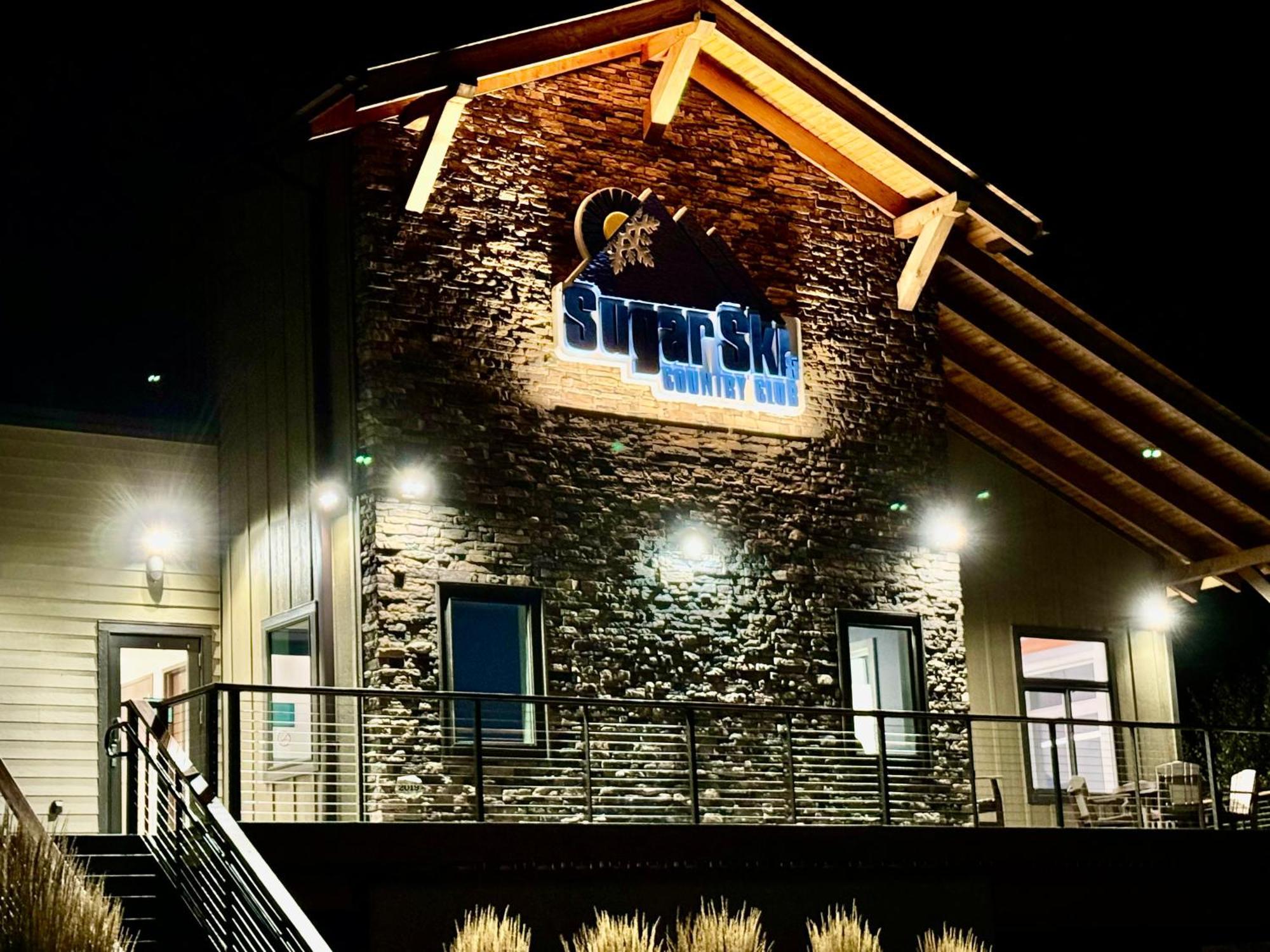 The Sugar Suite - Renovated With A View! Ac! Pool, Hot Tub, Sauna, Gym, Ev 糖山 外观 照片